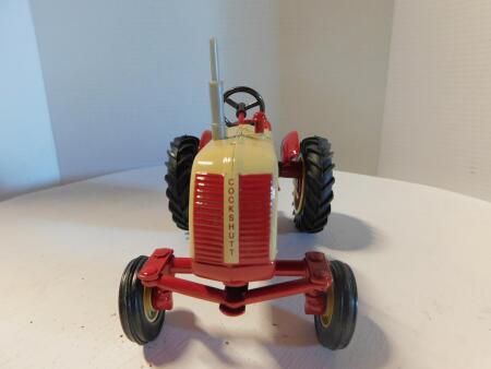 1/16 Cockshutt 20 Deluxe Tractor