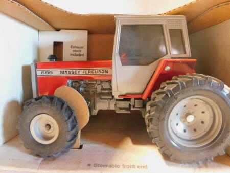 1/16 MF 699 Tractor w/Cab