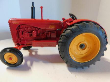 1/16 Massey Tractor, 1992 National Toy Show Edn