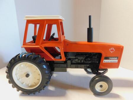 1/16 2001 AC 7000 Tractor, Canada Farm Show Edn