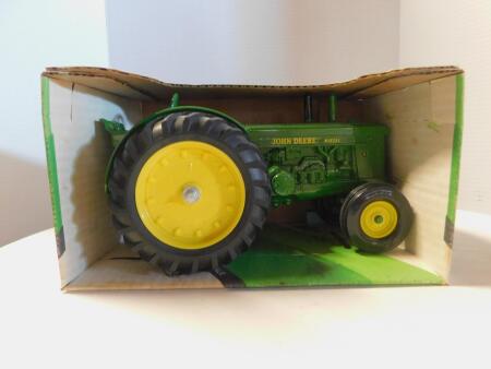 1/16 JD "R" Diesel, NIB