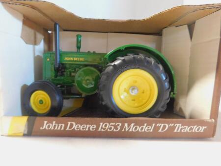 1/16 JD 1953 Model D, NIB