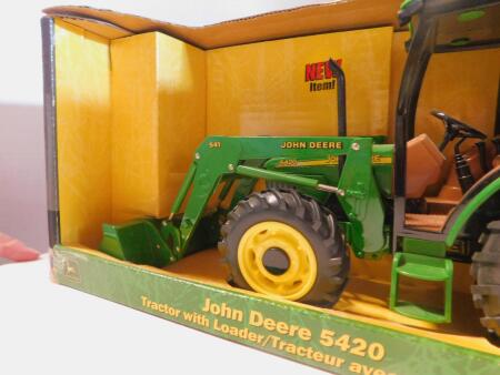 1/16 JD 5420 w/Loader, NIB