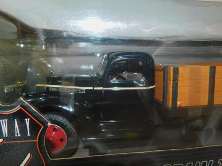 1/16 Highway 61 1946 Chevy Grain Truck, NIB