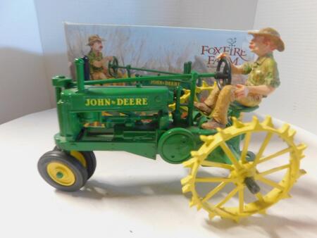1/16 Foxfire Farm JD Model A w/Coll. Figure