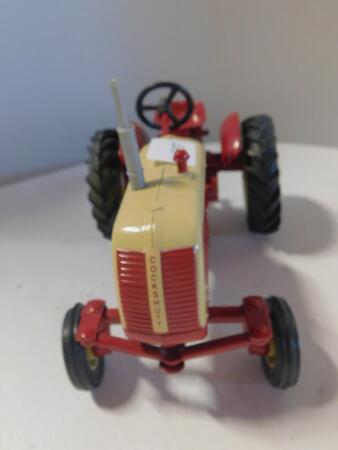 1/16 Ertl Cockshutt 20 Black Hawk