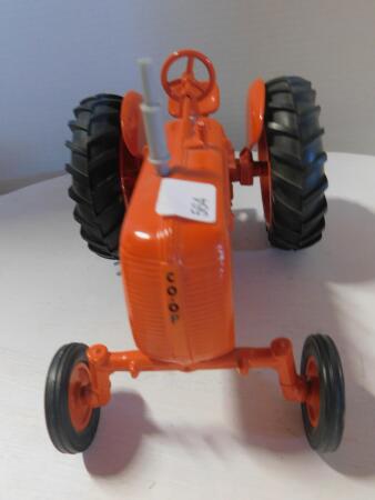 1/16 Ertl Co-op Farm Toy Museum Commemorative 1988