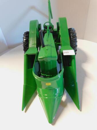1/16 JD w/2 Row MTD Picker Sheller
