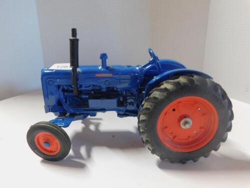 1/16 Fordson Super Major Tractor