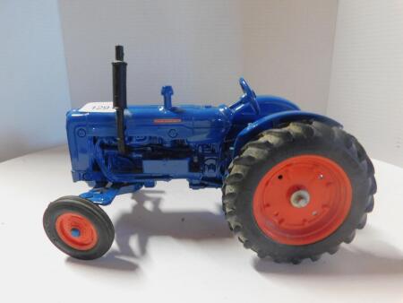 1/16 Fordson Super Major Tractor