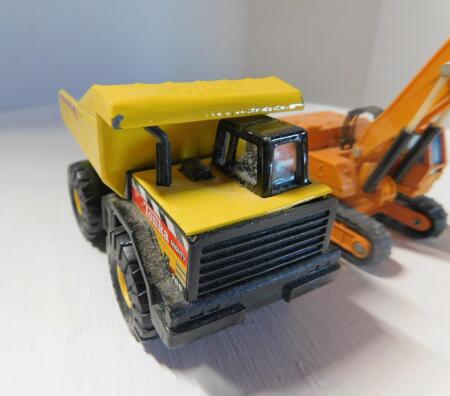 Mini Tonka Dump Truck & Hitachi Excavator