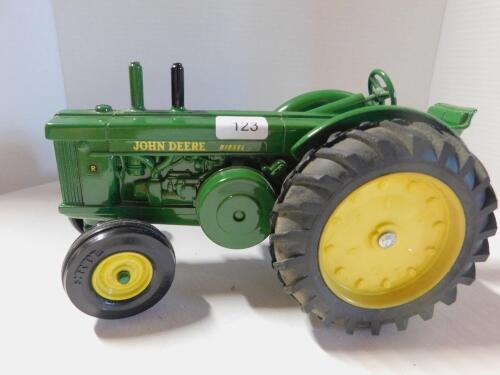 1/16 John Deere R Diesel