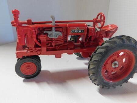 1/16 Farmall F-20 Rubber tires