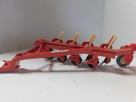 1/16 IH 4 Furrow Plow