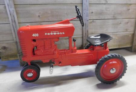 Pedal Tractor 1955 Farmall 400 Eska