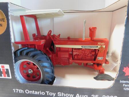 1/16 02 IH 1256 Tractor, Ontario Toy Show Edn
