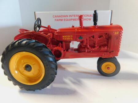 1/16 97 MH 33 Tractor, Canada Farm Show Edn