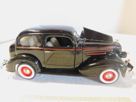 1936 Chevy Town Sedan & 938 Chevy Deluxe Coupe