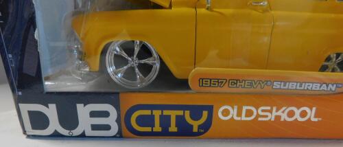 1/24 1958 Chevy Suburban, Dub City