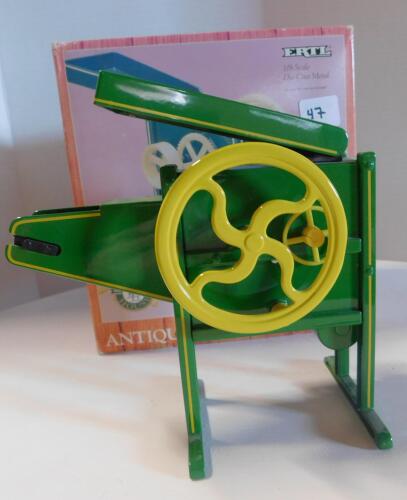 1/8 Scale JD Corn Sheller