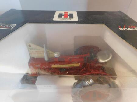 1/16 SpecCast Int'l Farmall 350 Gas, Mint, Boxed