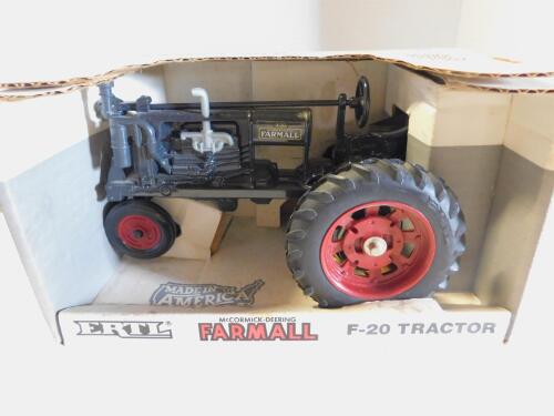 1/16 Farmall F20 w/Rubber Tires