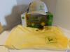 1/32 JD 8R 370, JD T-shirt (M) & Ball Cap