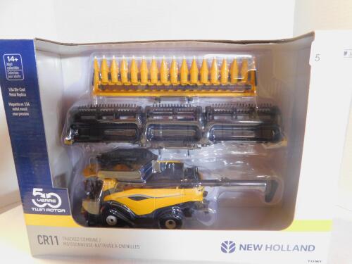 1/64 NH CR11 Tracked Combine