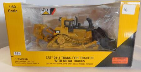 1/50 Norscot Cat D11T Tractor w/Metal Tracks