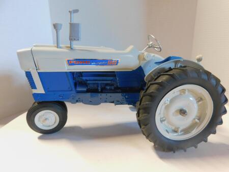 1/12 Ford Commandor 6000, Restored