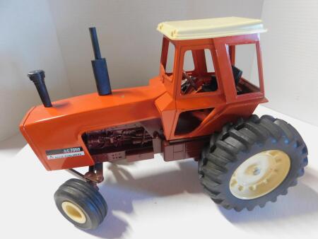 Allis Chalmers 7050 Maroon Belly