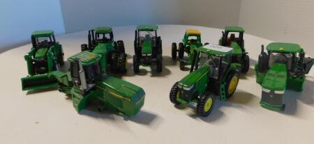 1/64 Lot of John Deere Tractors