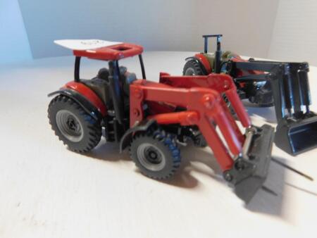 1/64 Custom Case IH Loader Tractors