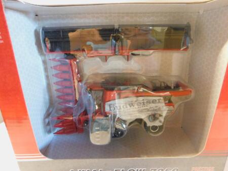 1/64 CIH 7250 Prestige Combine Budweiser, NIB