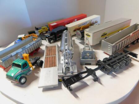 1/64 Lot of Misc Trucks & Trailers