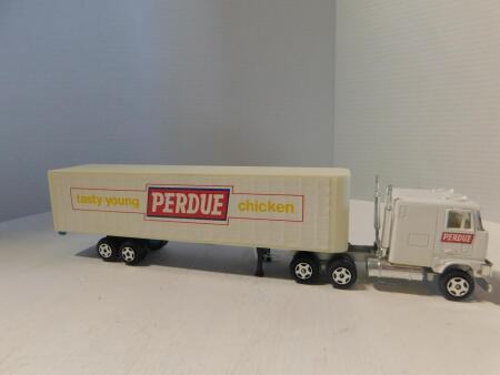 1/64 Trucks of The World - Perdue Chicker