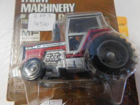 1/64 3 Ertl MF 2775 on Farm Mach. of World Cards