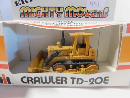 1/64 2 Ertl Mighty Movers Loader & Crawler