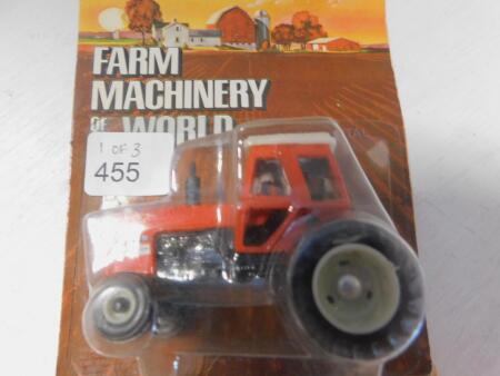 1/64 3 Ertl Tractors on Farm Mach. of World Cards