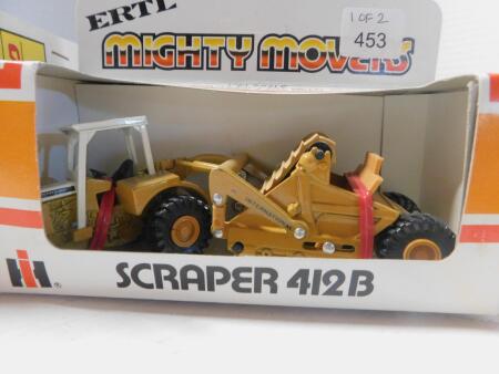 1/64 Ertl Mighty Movers Scraper 412B & Diapet