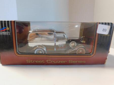 1/24 193 Dodge Delivery Van, Chrome,