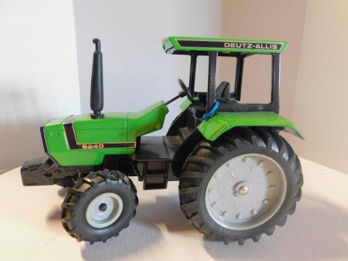 1/16 Deutz-Allis 6240 MFWD Green Cab, 1269, No Box