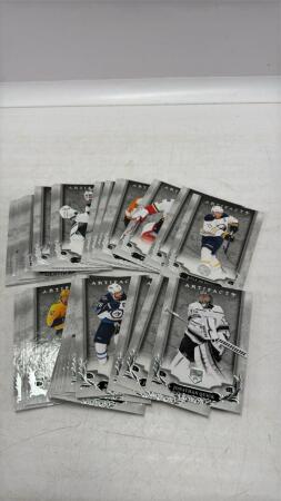 (33) 2018/2019 Artifacts Hockey Cards