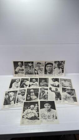 (19) Cooperstown Hall of Fame Paper Pictures