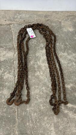 Approx. 26ft 1/4in Chain with 2 hooks