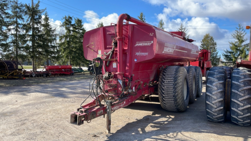 Jamesway 7400US Gallon Triaxle Manure Tank