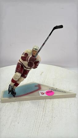 Steve Yzerman Figurine on Ice