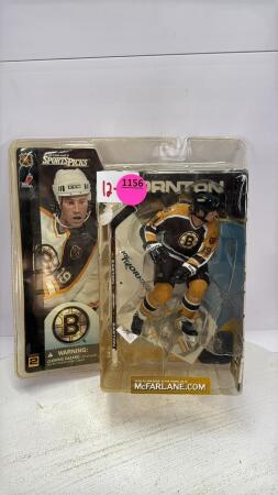 Joe Thornton Boston Bruins Figurine on Ice