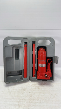 Motomaster 4 Ton Hydraulic Jack with Case