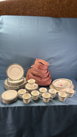 9 Pl Settings of Royal Doulton "Ravenswood" Dishes